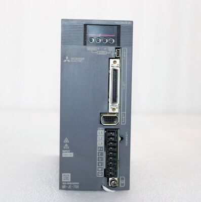 Mitsubishi MR-JE-100AS เซอร์โวไดรฟ์ CNC 1kW แอมพลิฟายเออร์เซอร์โว AC ความแม่นยำสูงสำหรับเครื่องจักรซีเอ็นซี