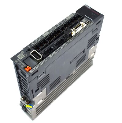 มิตซูบิชิ MR-J4-10B 0.1kW AC Servo Drive Amplifier SSCNET III/H การควบคุมอุตสาหกรรม